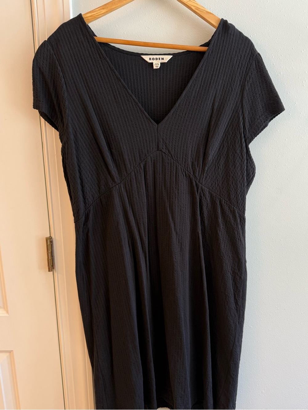 Boden Black Seersucker Jersey Tea Dress